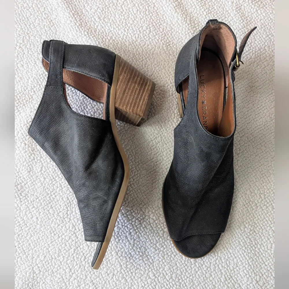 Lucky Brand Black Leather Cut Out Peep Toe Bootie Heels Size 10M‎